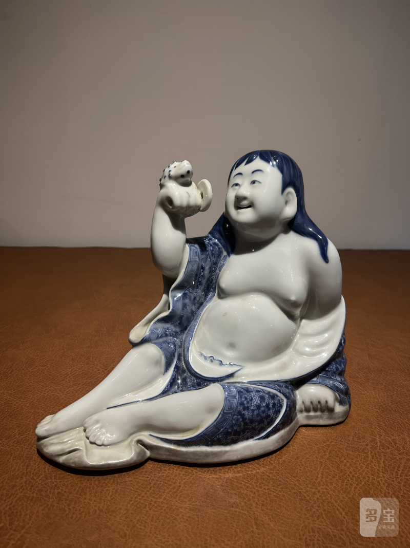 清 青花刘海戏金蟾坐像